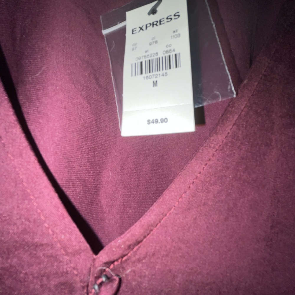 Express size Medium top NWT